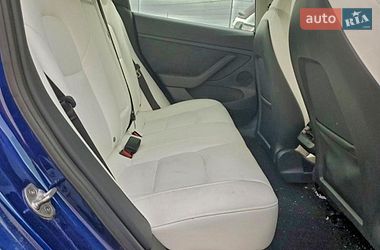 Седан Tesla Model 3 2023 в Львові