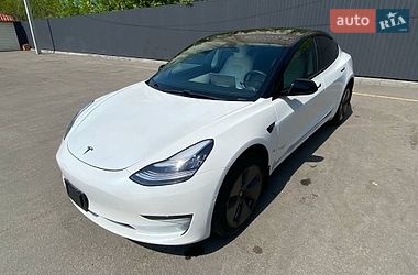 Седан Tesla Model 3 2021 в Днепре