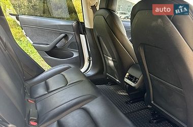 Седан Tesla Model 3 2020 в Ніжині