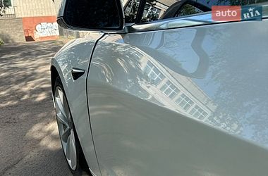 Седан Tesla Model 3 2020 в Ніжині