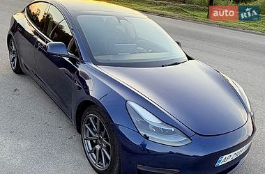 Седан Tesla Model 3 2022 в Запорожье