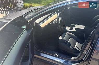 Седан Tesla Model 3 2018 в Золотоноші