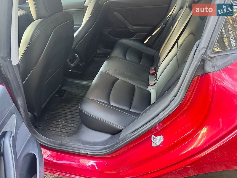 Седан Tesla Model 3 2020 в Києві