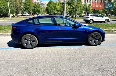 Седан Tesla Model 3 2023 в Львове