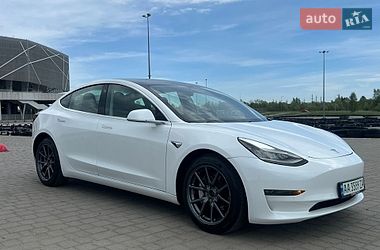 Седан Tesla Model 3 2020 в Львові