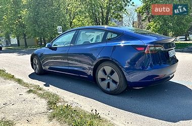 Седан Tesla Model 3 2023 в Львове