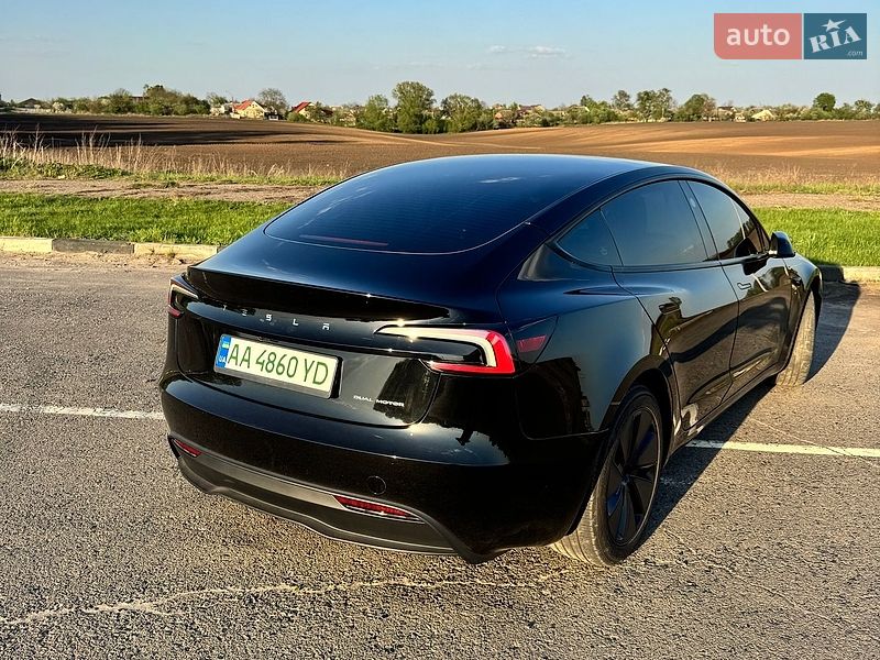 Седан Tesla Model 3 2024 в Киеве