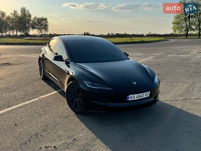 Tesla Model 3 2024
