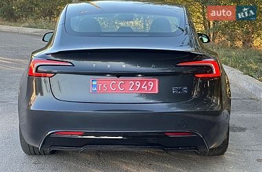 Седан Tesla Model 3 2024 в Запоріжжі