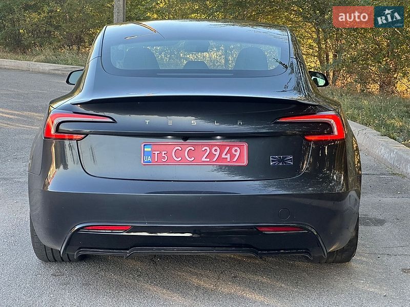 Седан Tesla Model 3 2024 в Запоріжжі