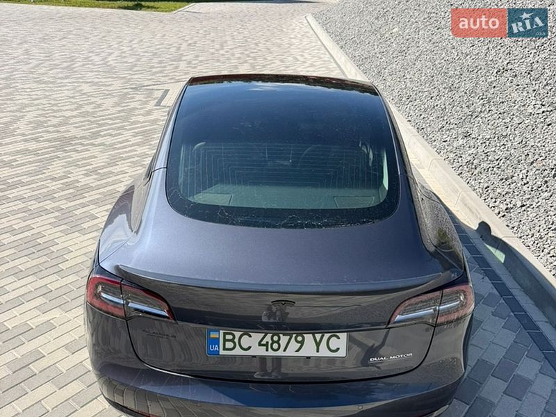 Седан Tesla Model 3 2020 в Львове