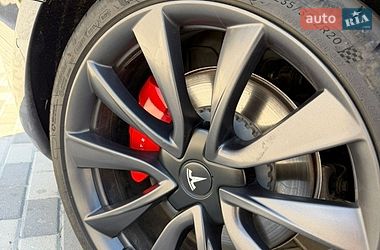 Седан Tesla Model 3 2020 в Львове