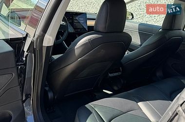 Седан Tesla Model 3 2020 в Львове