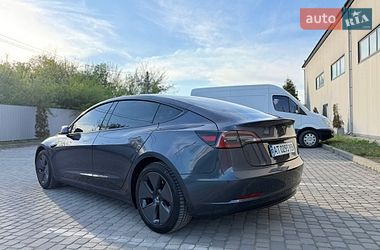 Седан Tesla Model 3 2023 в Івано-Франківську