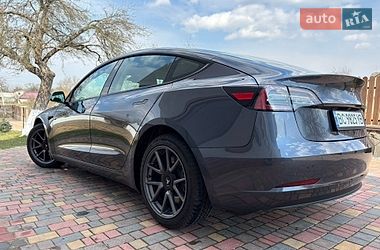 Седан Tesla Model 3 2021 в Львове