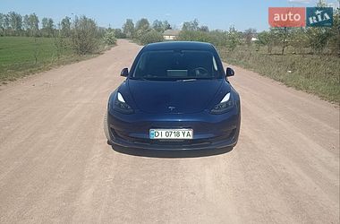 Седан Tesla Model 3 2022 в Коростене