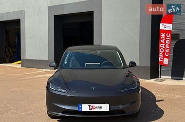 Седан Tesla Model 3 2025 в Киеве