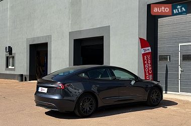Седан Tesla Model 3 2025 в Киеве