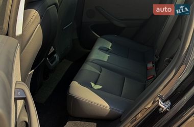 Седан Tesla Model 3 2025 в Киеве