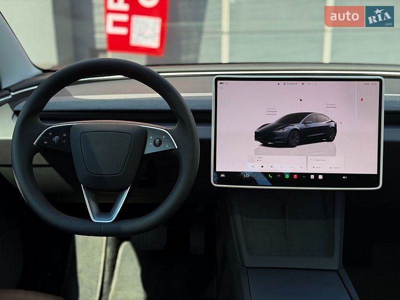 Седан Tesla Model 3 2025 в Киеве