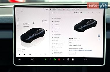 Седан Tesla Model 3 2025 в Киеве