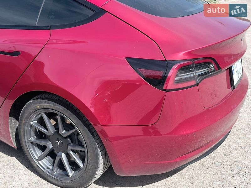 Седан Tesla Model 3 2021 в Киеве