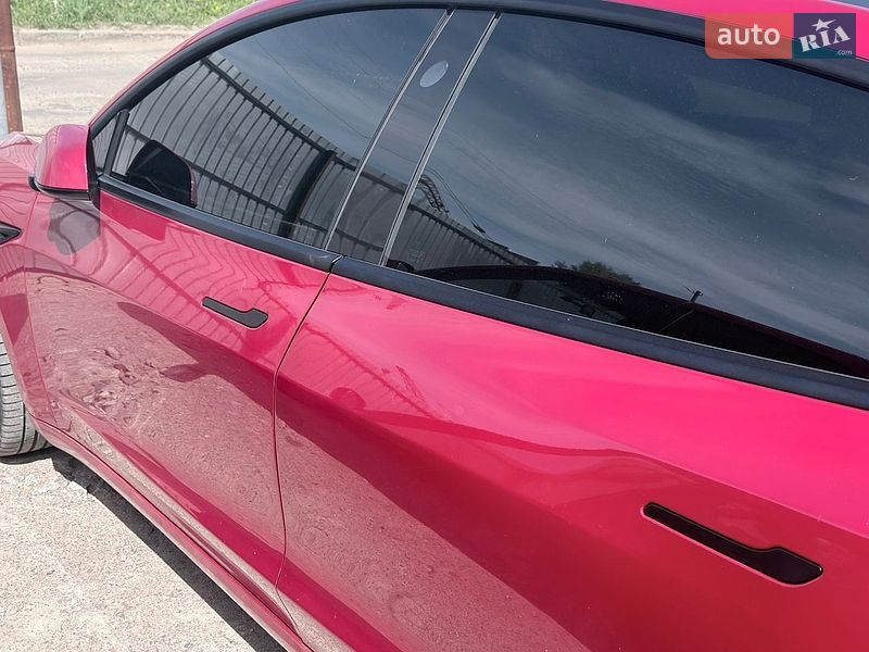 Седан Tesla Model 3 2021 в Киеве