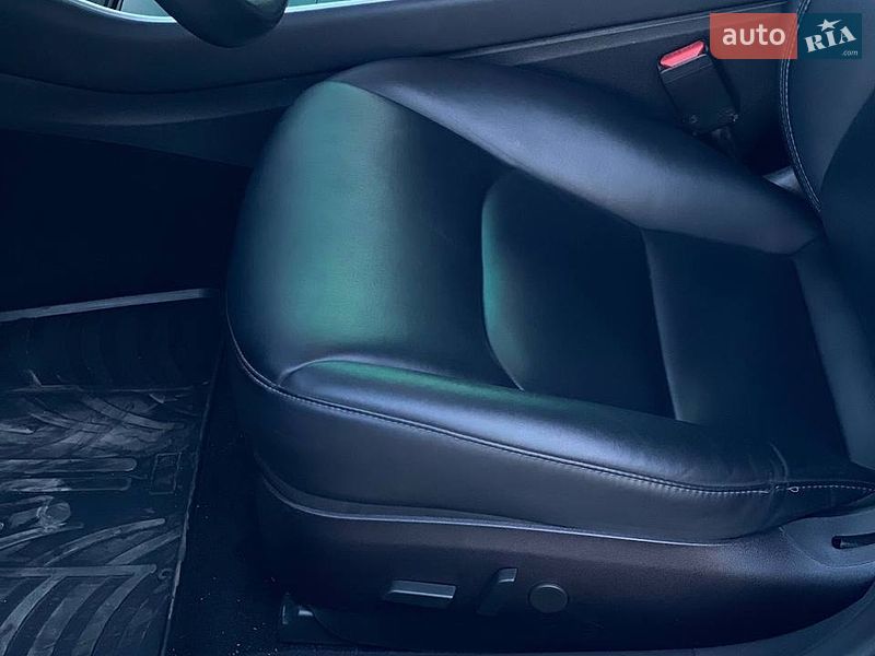 Седан Tesla Model 3 2018 в Києві