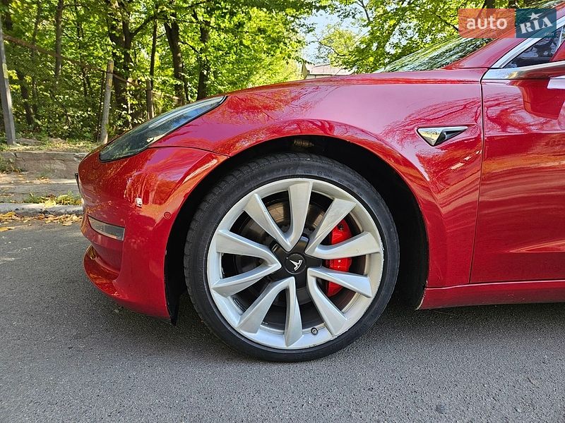 Седан Tesla Model 3 2018 в Киеве