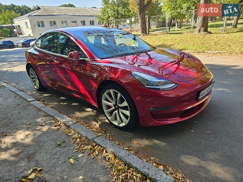 Седан Tesla Model 3 2018 в Киеве