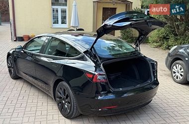 Седан Tesla Model 3 2019 в Львове