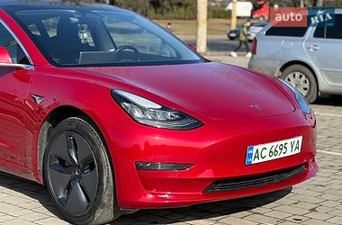Седан Tesla Model 3 2019 в Луцке