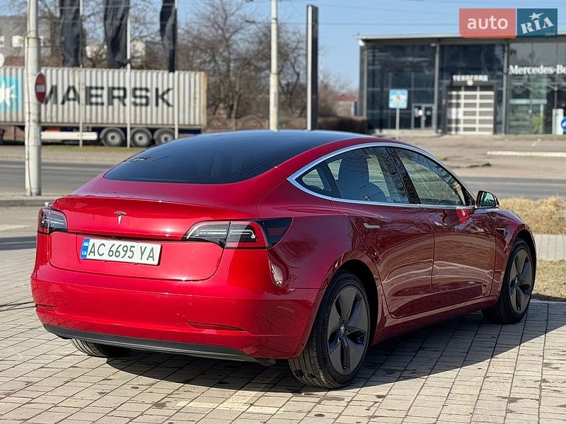 Седан Tesla Model 3 2019 в Луцке