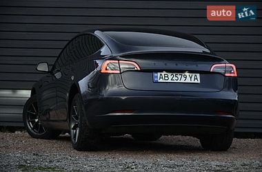 Седан Tesla Model 3 2021 в Виннице