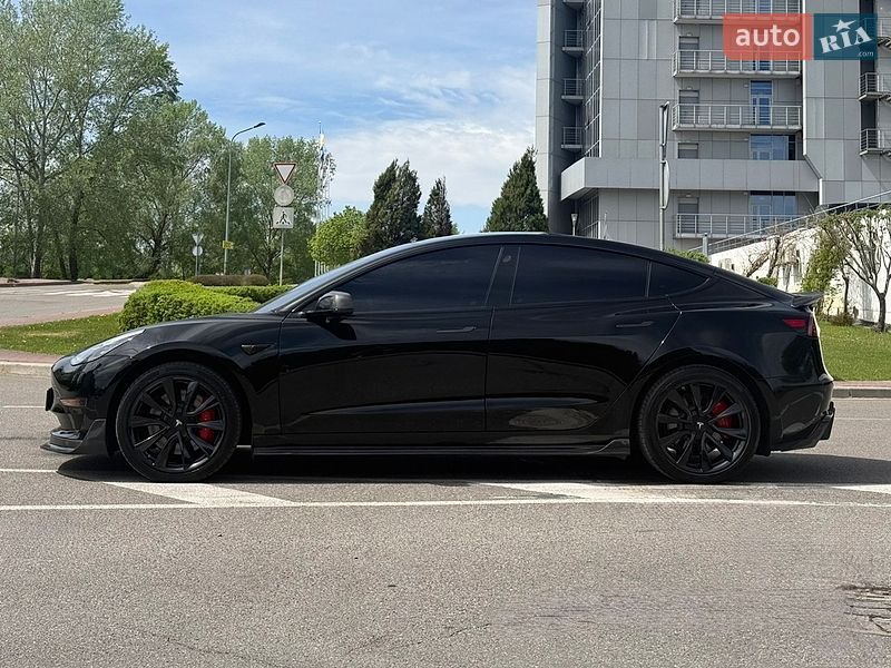 Седан Tesla Model 3 2019 в Києві