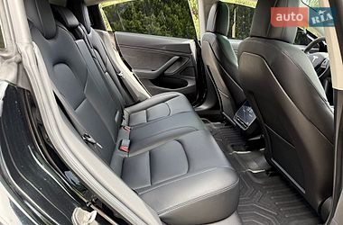 Седан Tesla Model 3 2019 в Києві