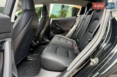 Седан Tesla Model 3 2019 в Києві
