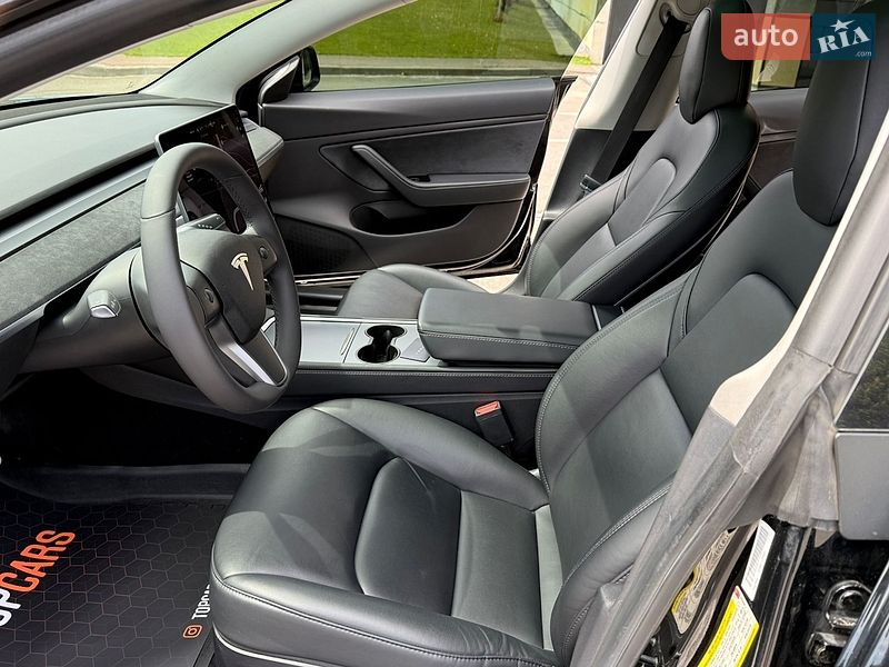 Седан Tesla Model 3 2019 в Києві