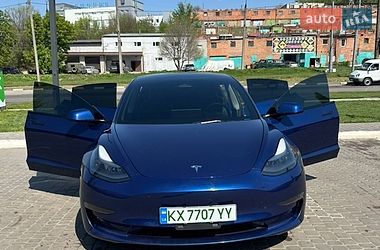 Седан Tesla Model 3 2023 в Харкові