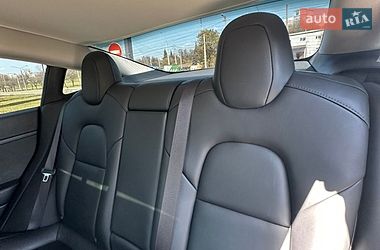 Седан Tesla Model 3 2023 в Харкові