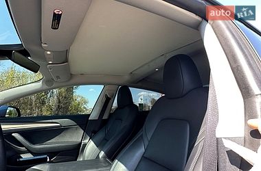 Седан Tesla Model 3 2023 в Харкові