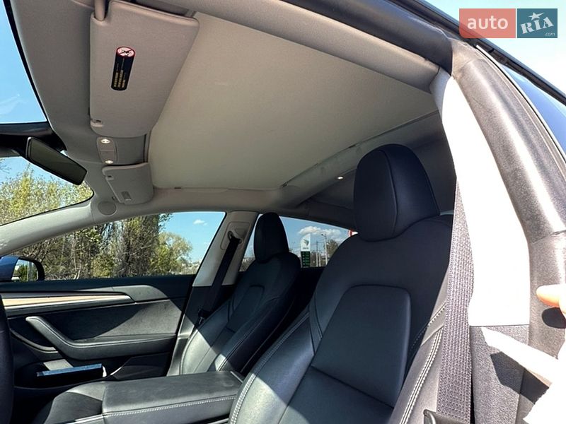Седан Tesla Model 3 2023 в Харкові