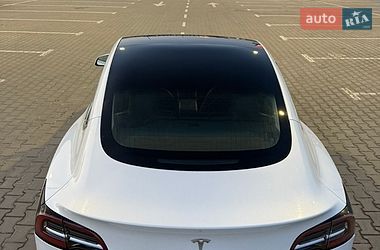 Седан Tesla Model 3 2019 в Львові