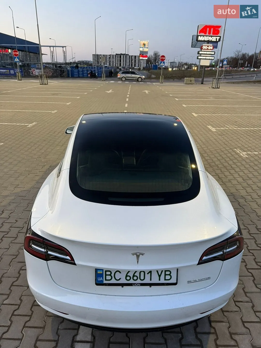 2019 Tesla Model 3 - мініатюра 10