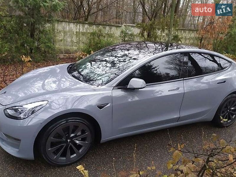 Седан Tesla Model 3 2022 в Києві