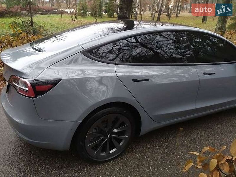 Седан Tesla Model 3 2022 в Києві