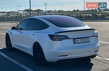 Седан Tesla Model 3 2017 в Одесі