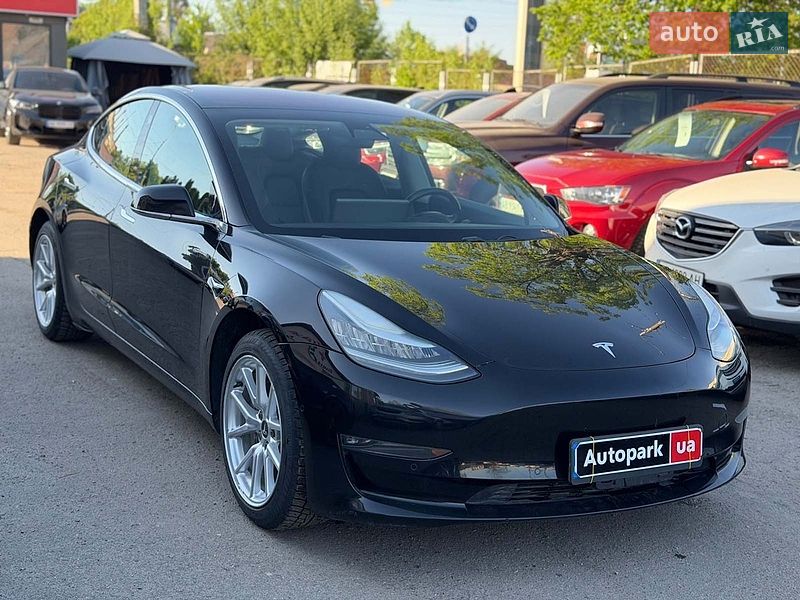 Седан Tesla Model 3 2018 в Вінниці