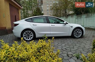 Седан Tesla Model 3 2023 в Луцке