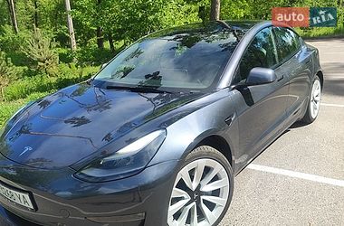 Седан Tesla Model 3 2022 в Черкасах